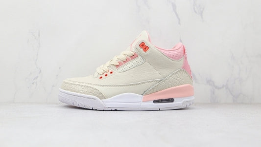 Les baskets Air Jordan 3 Triple White Femme permettent de personnaliser votre style tout en bénéficiant d’un confort supérieur.les Air Jordan 3 Triple.