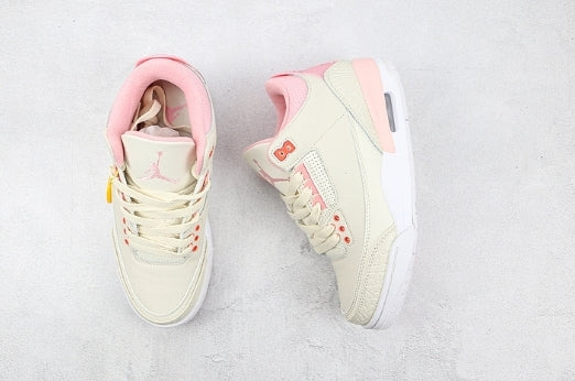 Les baskets Air Jordan 3 Triple White Femme permettent de personnaliser votre style tout en bénéficiant d’un confort supérieur.les Air Jordan 3 Triple.