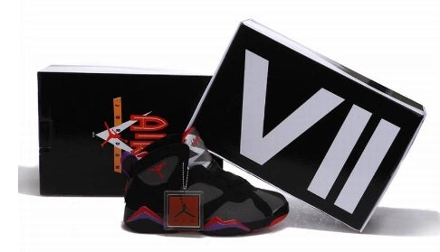 Baskets air Jordan 7 femme Elles ont conquis les amateurs de mode grâce à leur esthétique audacieuse et leurs innovations techniques.