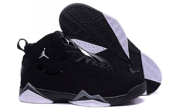 Baskets air Jordan 7 femme Elles ont conquis les amateurs de mode grâce à leur esthétique audacieuse et leurs innovations techniques.
