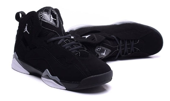 Baskets air Jordan 7 femme Elles ont conquis les amateurs de mode grâce à leur esthétique audacieuse et leurs innovations techniques.