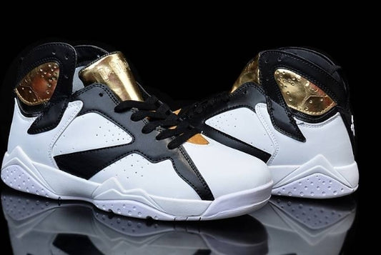 Baskets air Jordan 7 femme Elles ont conquis les amateurs de mode grâce à leur esthétique audacieuse et leurs innovations techniques.