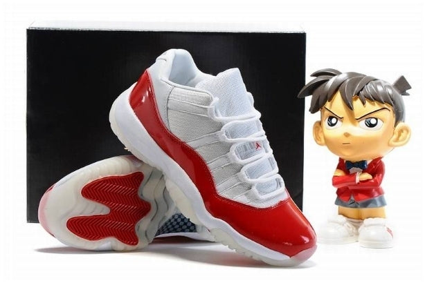 Les Air Jordan 11 Femme permettent de personnaliser votre style tout en bénéficiant d’un confort supérieur.Idéale pour un usage quotidien.