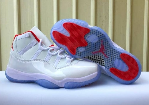 Les Air Jordan 11 Femme permettent de personnaliser votre style tout en bénéficiant d’un confort supérieur.Idéale pour un usage quotidien.