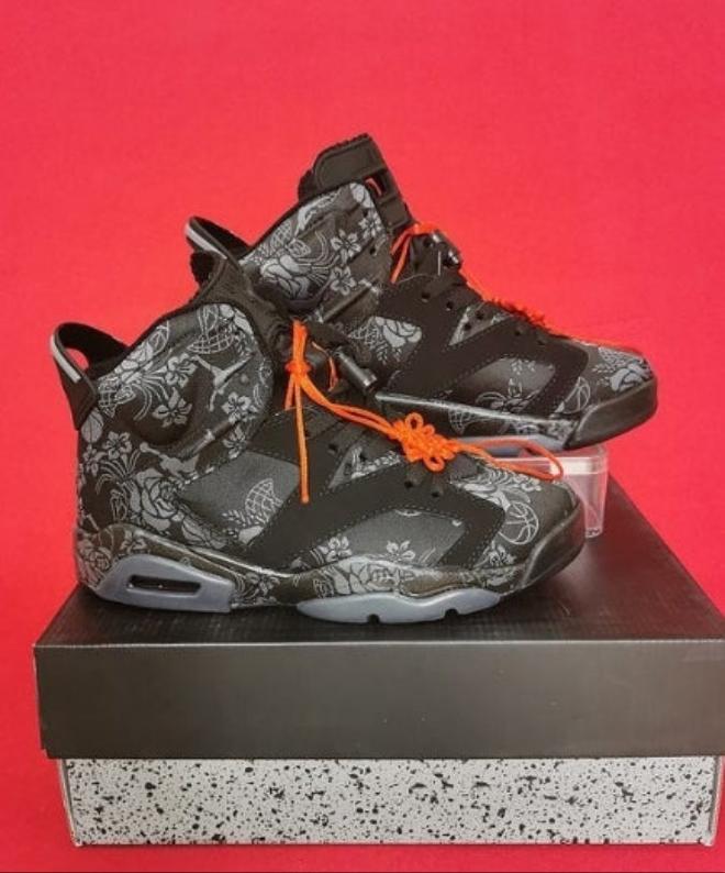 Les  baskets Air Jordan 6 Retro "Pantone" Femme permettent de personnaliser votre style tout en bénéficiant d’un confort supérieur.