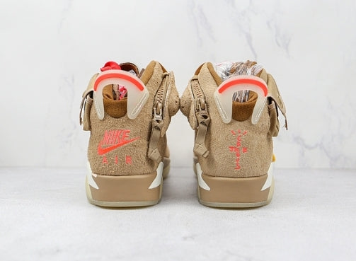 Les  baskets Air Jordan 6 Retro "Pantone" Femme permettent de personnaliser votre style tout en bénéficiant d’un confort supérieur.