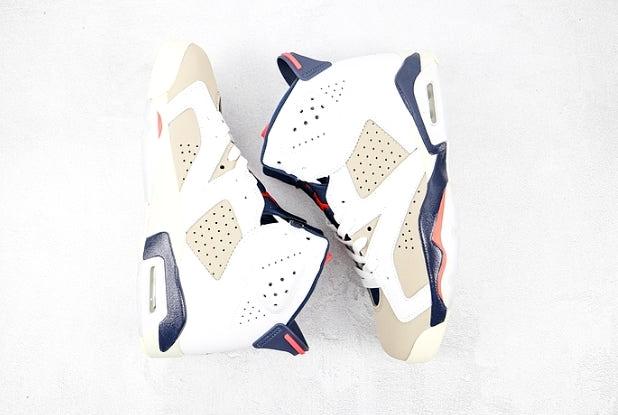 Les  baskets Air Jordan 6 Retro "Pantone" Femme permettent de personnaliser votre style tout en bénéficiant d’un confort supérieur.