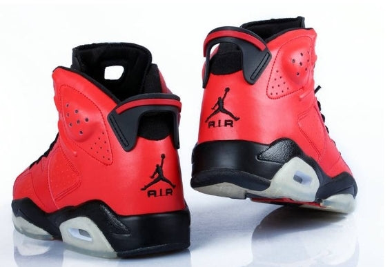 Les  baskets Air Jordan 6 Retro "Pantone" Femme permettent de personnaliser votre style tout en bénéficiant d’un confort supérieur.