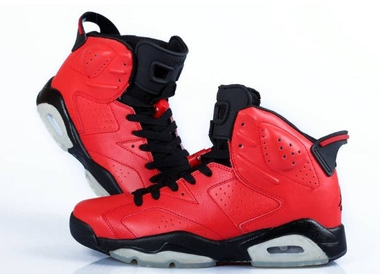Les  baskets Air Jordan 6 Retro "Pantone" Femme permettent de personnaliser votre style tout en bénéficiant d’un confort supérieur.
