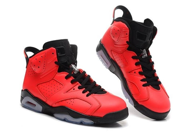 Les  baskets Air Jordan 6 Retro "Pantone" Femme permettent de personnaliser votre style tout en bénéficiant d’un confort supérieur.