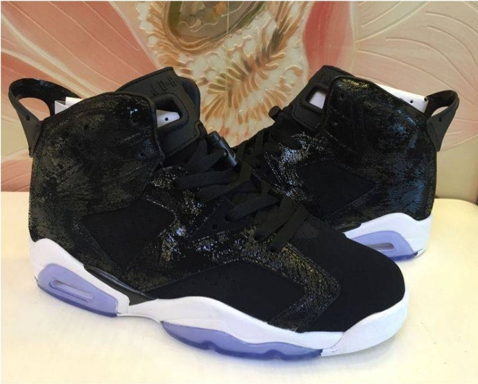 Les  baskets Air Jordan 6 Retro "Pantone" Femme permettent de personnaliser votre style tout en bénéficiant d’un confort supérieur.