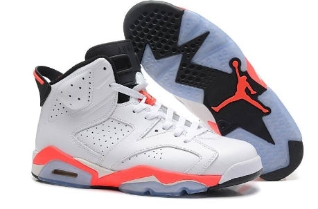 Les  baskets Air Jordan 6 Retro "Pantone" Femme permettent de personnaliser votre style tout en bénéficiant d’un confort supérieur.