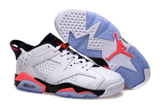 Les  baskets Air Jordan 6 Retro "Pantone" Femme permettent de personnaliser votre style tout en bénéficiant d’un confort supérieur.