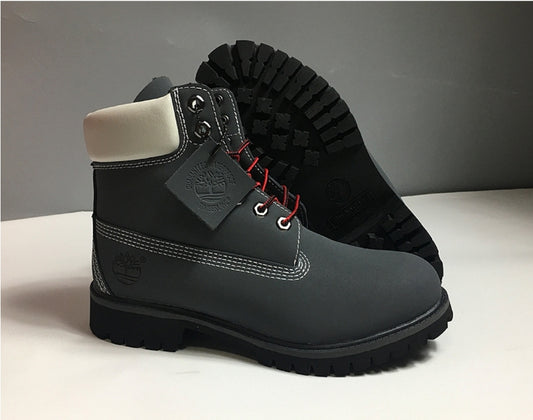 Les baskets Botte Timberland   intemporel et robustesse.  design qualité supérieure les rendent indispensables  aventuriers.pas cher. Le moins cher.