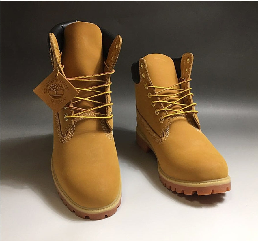 Les baskets Botte Timberland   intemporel et robustesse.  design qualité supérieure les rendent indispensables  aventuriers.pas cher. Le moins cher.