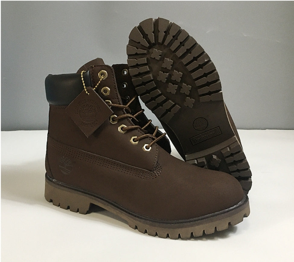Les baskets Botte Timberland   intemporel et robustesse.  design qualité supérieure les rendent indispensables  aventuriers.pas cher. Le moins cher.