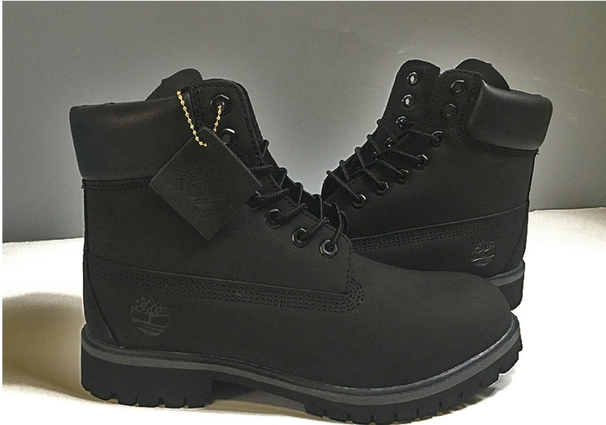 Les baskets Botte Timberland   intemporel et robustesse.  design qualité supérieure les rendent indispensables  aventuriers.pas cher. Le moins cher.