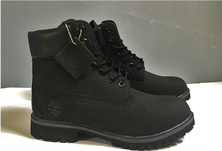 Les baskets Botte Timberland   intemporel et robustesse.  design qualité supérieure les rendent indispensables  aventuriers.pas cher. Le moins cher.