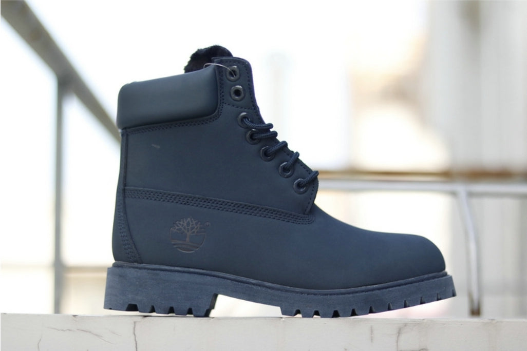 Les baskets Botte Timberland   intemporel et robustesse.  design qualité supérieure les rendent indispensables  aventuriers.pas cher. Le moins cher.