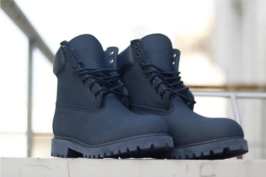 Les baskets Botte Timberland   intemporel et robustesse.  design qualité supérieure les rendent indispensables  aventuriers.pas cher. Le moins cher.