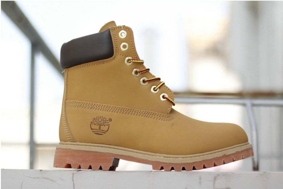 Les baskets Botte Timberland   intemporel et robustesse.  design qualité supérieure les rendent indispensables  aventuriers.pas cher. Le moins cher.