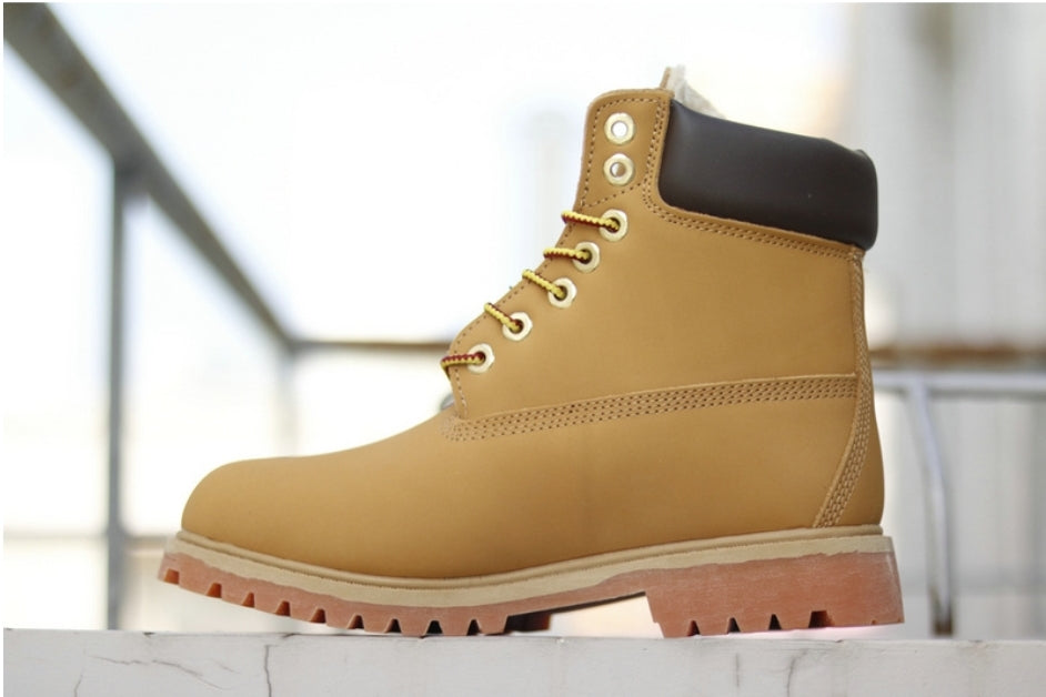Les baskets Botte Timberland   intemporel et robustesse.  design qualité supérieure les rendent indispensables  aventuriers.pas cher. Le moins cher.