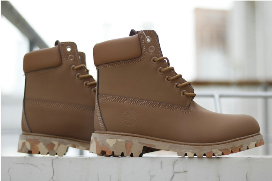 Les baskets Botte Timberland   intemporel et robustesse.  design qualité supérieure les rendent indispensables  aventuriers.pas cher. Le moins cher.