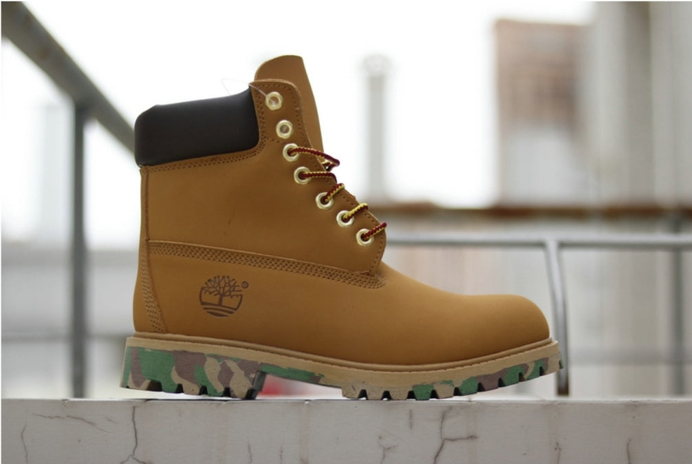 Les baskets Botte Timberland   intemporel et robustesse.  design qualité supérieure les rendent indispensables  aventuriers.pas cher. Le moins cher.