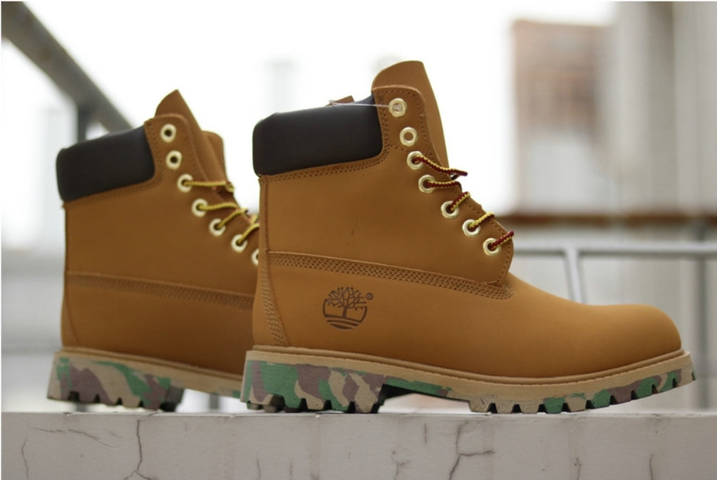 Les baskets Botte Timberland   intemporel et robustesse.  design qualité supérieure les rendent indispensables  aventuriers.pas cher. Le moins cher.