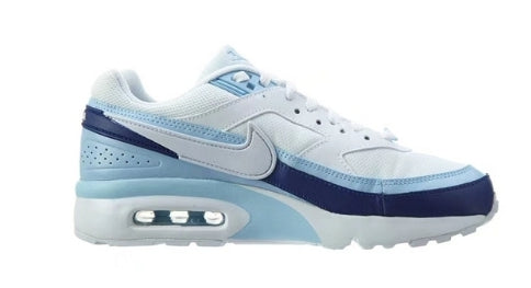 Les baskets Nike Air Max BW Femme, aussi connues sous le nom de "Big Window" en raison de leur bulle d'air plus large, incarnent un style iconique qui traverse les décennies.