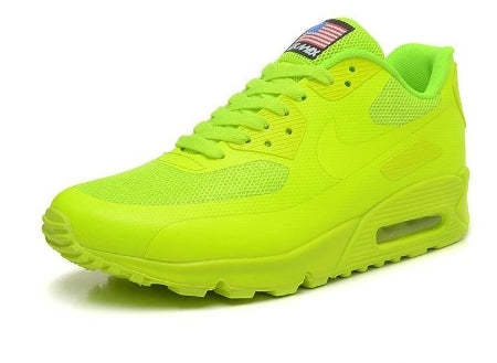 Les baskets Nike Air Max 90 Futura sont des pièces maîtresses de la mode.