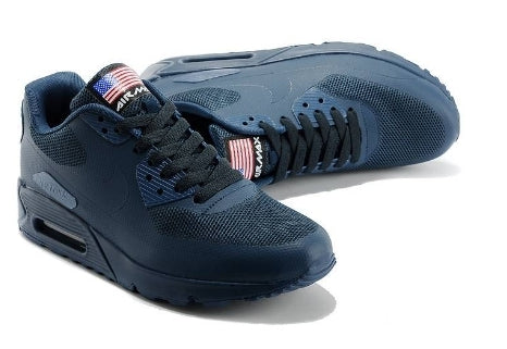 Les baskets Nike Air Max 90 Futura sont des pièces maîtresses de la mode.