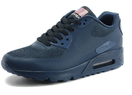 Les baskets Nike Air Max 90 Futura sont des pièces maîtresses de la mode.
