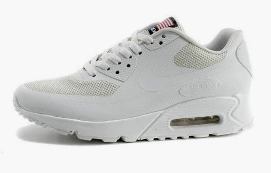 Les baskets Nike Air Max 90 Futura sont des pièces maîtresses de la mode.