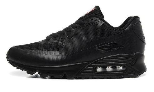 Les baskets Nike Air Max 90 Futura sont des pièces maîtresses de la mode.