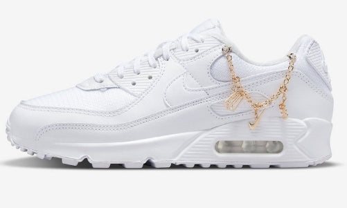 Les baskets Nike Air Max 90 Futura sont des pièces maîtresses de la mode.