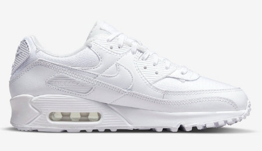 Les baskets Nike Air Max 90 Futura sont des pièces maîtresses de la mode.