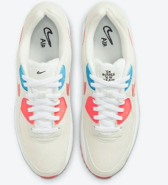 Les baskets Nike Air Max 90 Futura sont des pièces maîtresses de la mode.