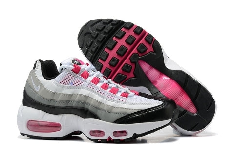 Les baskets Nike Air Max 95 Femme incarnent parfaitement l'évolution emblématique de la ligne Nike.