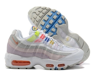 Les baskets Nike Air Max 95 Femme incarnent parfaitement l'évolution emblématique de la ligne Nike.