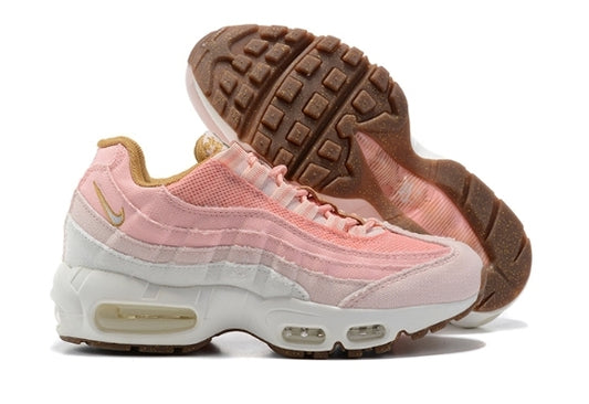 Les baskets Nike Air Max 95 Femme incarnent parfaitement l'évolution emblématique de la ligne Nike.