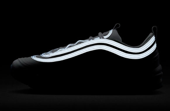 Les baskets Nike Air Max 97 Femme  sont des pièces maîtresses de la mode. Avec un look décontractée style iconique tendance olution emblématique de la ligne Nike, les Nike Air Max 97 sont un témoignage de l'engagement de Nike à combiner style et innovation.