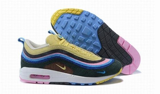 Les baskets Nike Air Max 97 Femme  sont des pièces maîtresses de la mode. Avec un look décontractée style iconique tendance olution emblématique de la ligne Nike, les Nike Air Max 97 sont un témoignage de l'engagement de Nike à combiner style et innovation.