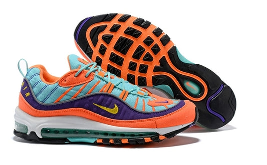 Baskets Nike Air Max 98  Grape sont un témoignage de l'engagement de Nike à combiner style et innovation.