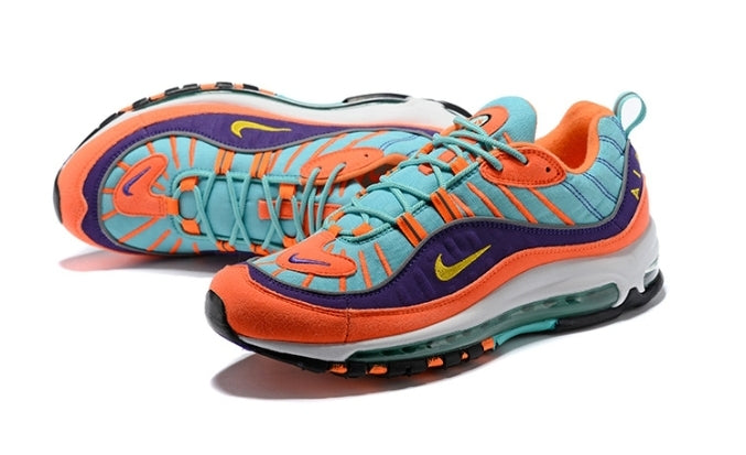 Baskets Nike Air Max 98  Grape sont un témoignage de l'engagement de Nike à combiner style et innovation.