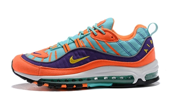 Baskets Nike Air Max 98  Grape sont un témoignage de l'engagement de Nike à combiner style et innovation.