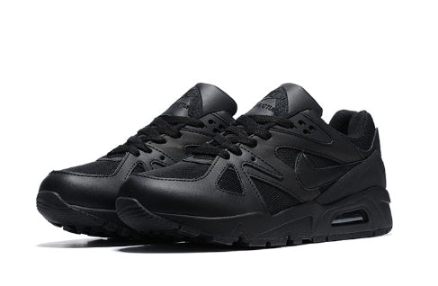 Résultats de l'évolution emblématique de la ligne Nike, les Nike Air Structure Triax 91 sont un témoignage de l'engagement de Nike à combiner style et innovation.