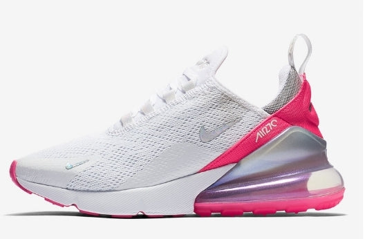 Les baskets Nike Air Max 270 Femme se démarquent par leur esthétique futuriste et leur technologie innovante.