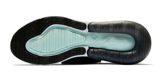 Les baskets Nike Air Max 270 Plus Femme combinent deux des modèles les plus emblématiques de la marque : les Air Max 270 et les Air Max Plus.