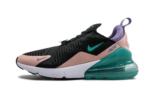 Les baskets Nike Air Max 270 Plus Femme combinent deux des modèles les plus emblématiques de la marque : les Air Max 270 et les Air Max Plus.